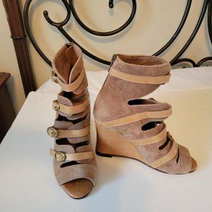 VINTAGE CENTURY - Multi-Strap Wedge Ankle Boots - Beige - Size 37.
